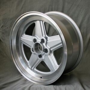 Maxilite Penta style wheels 8x17 silver/diamond cut
